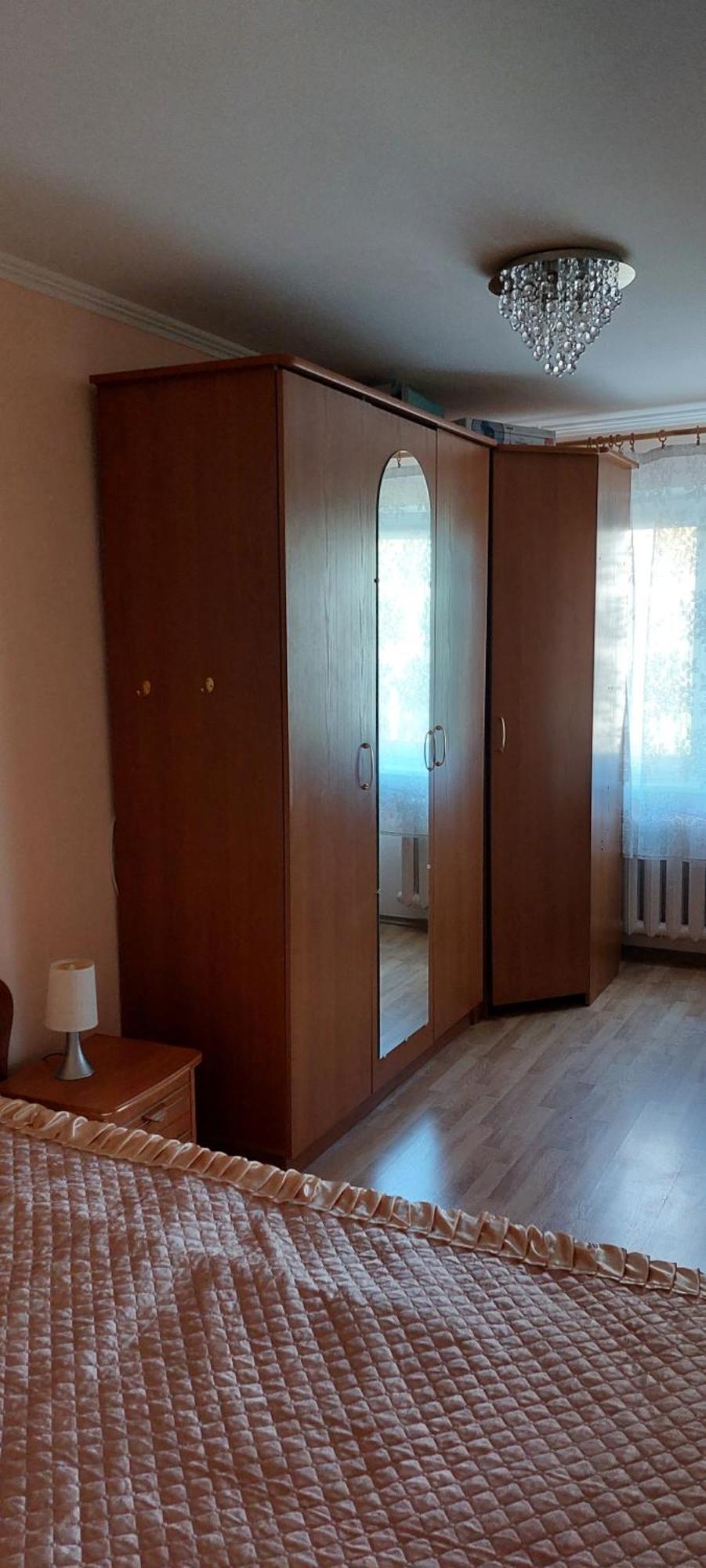 у реки *